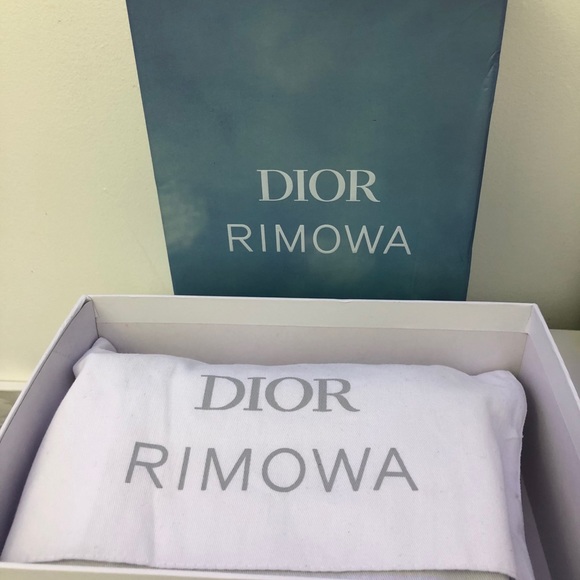 A Dior Rimowa Personal Clutch - Picture 3 of 10